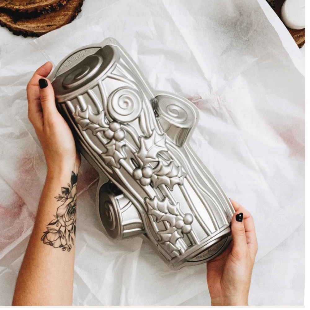 NORDIC WARE  “Yule Log” pan